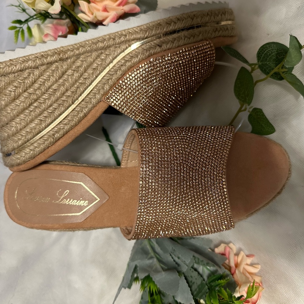 Lauren Larraine Rose gold platfrom size 8 comfy and cute